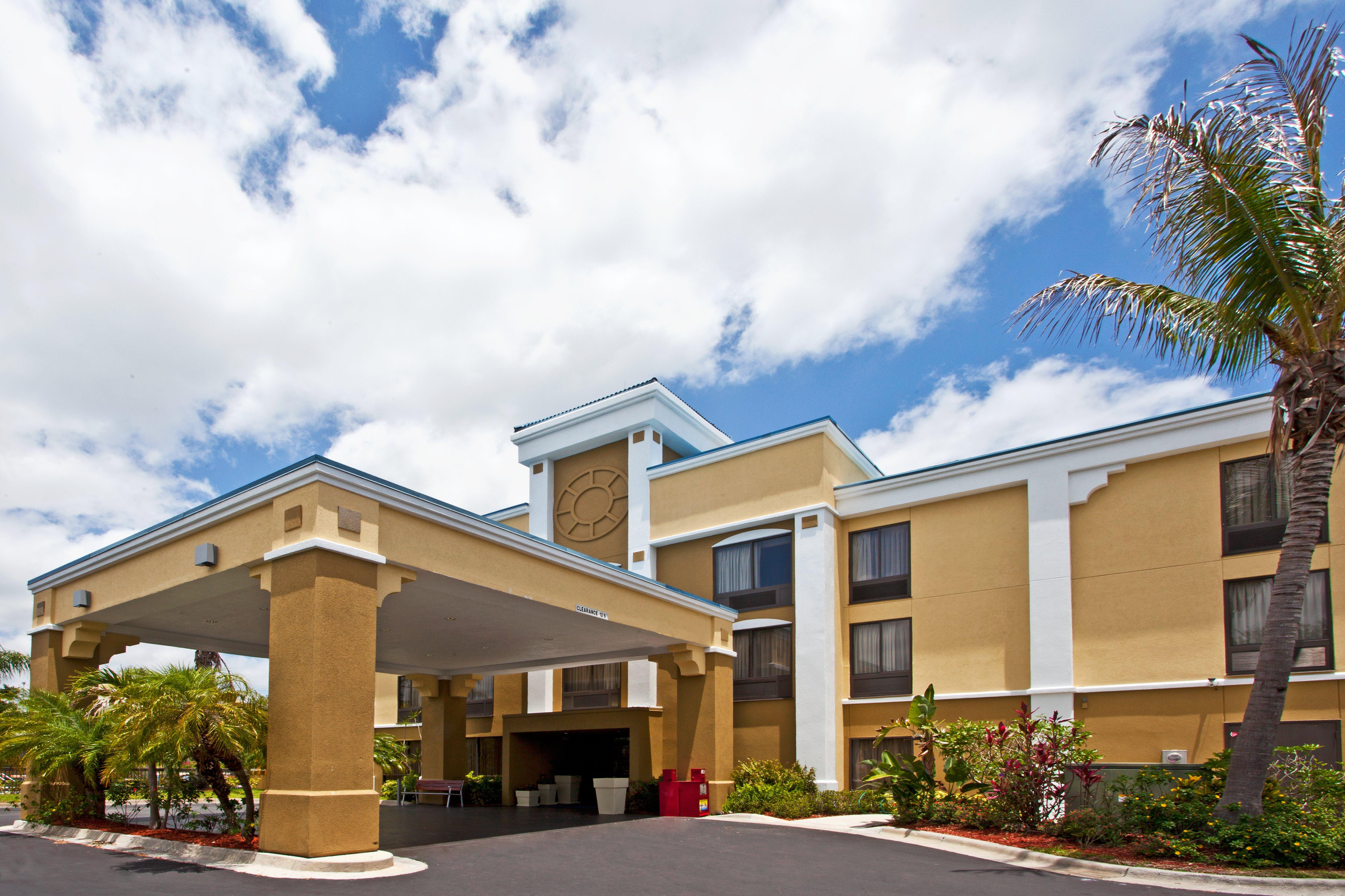 Holiday Inn Express Vero Beach-West I-95 By Ihg Esterno foto