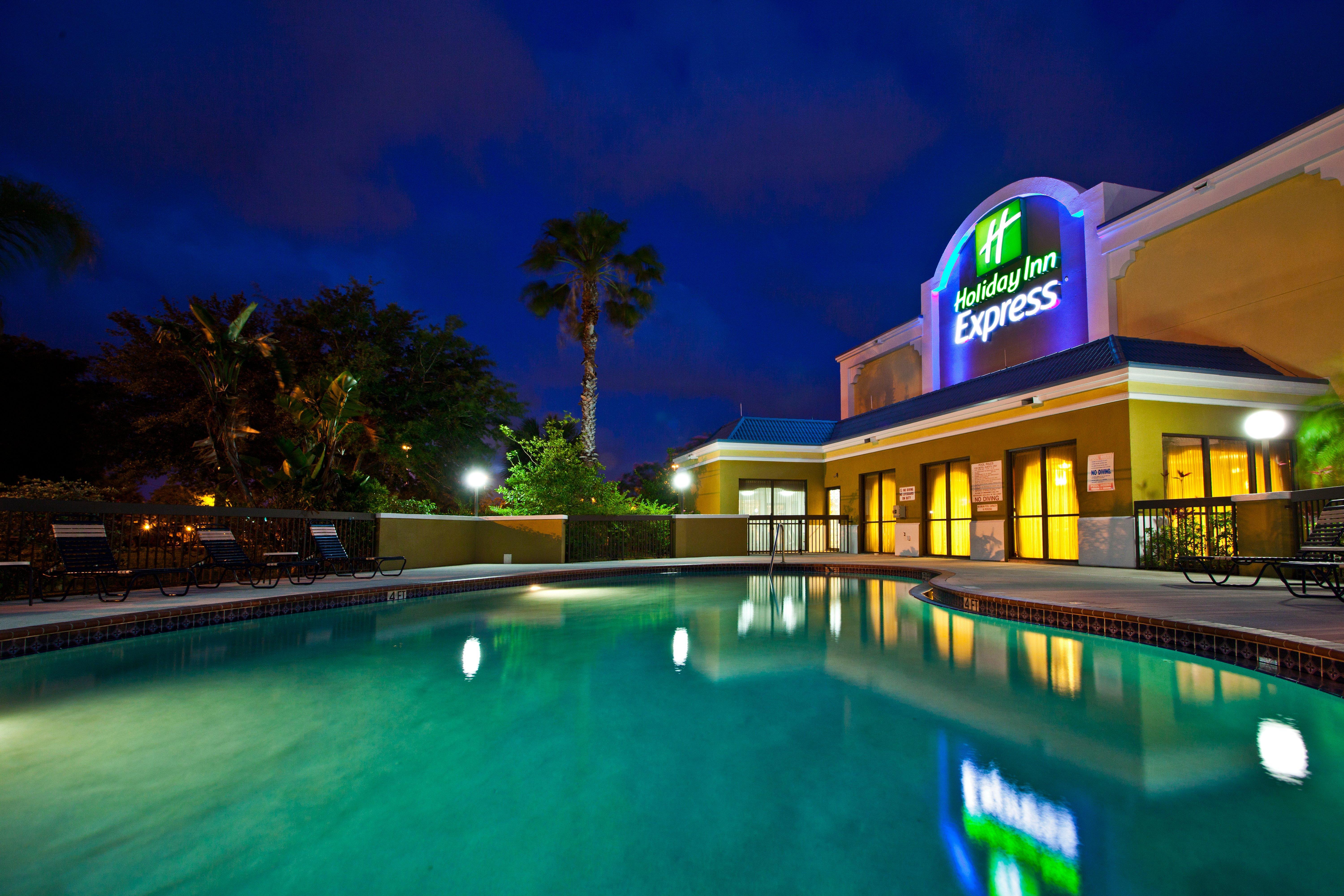 Holiday Inn Express Vero Beach-West I-95 By Ihg Esterno foto