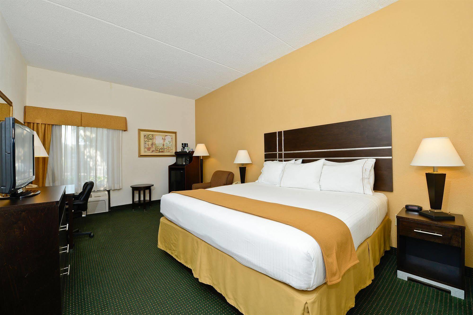 Holiday Inn Express Vero Beach-West I-95 By Ihg Esterno foto