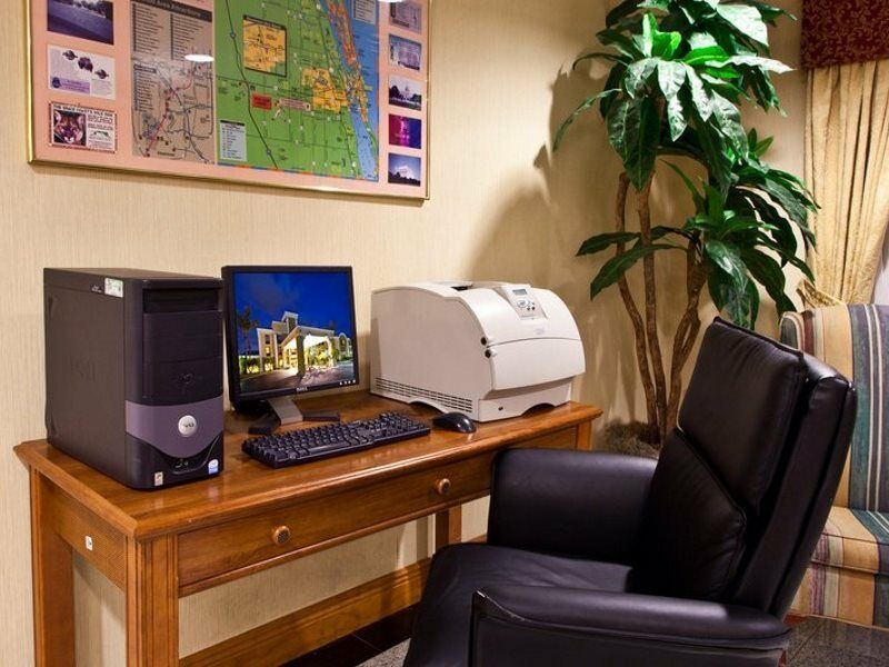 Holiday Inn Express Vero Beach-West I-95 By Ihg Esterno foto
